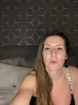 Charlotte-Urban online show from 01.12.25