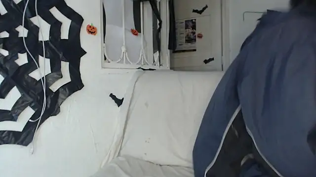 pervertsteens3 online show from 10.29.25