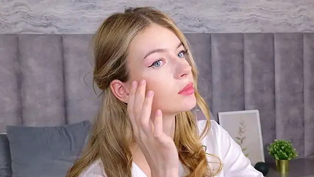 MeganMour online show from 02.08.25