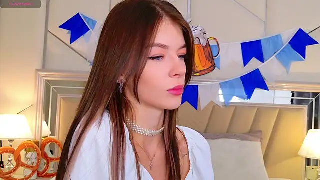 MeganMour online show from 09.28.25