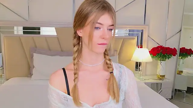 MeganMour online show from 03.17.26