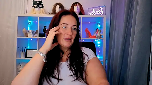 Engel mia online show from 10.13.25