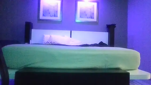 DerekPerez2025 online show from 12.21.25