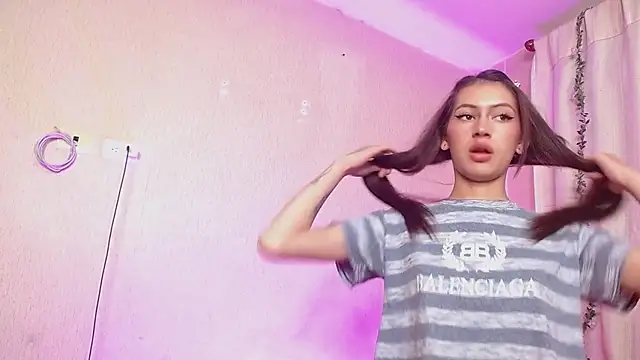 sara17  online show from 01.21.25