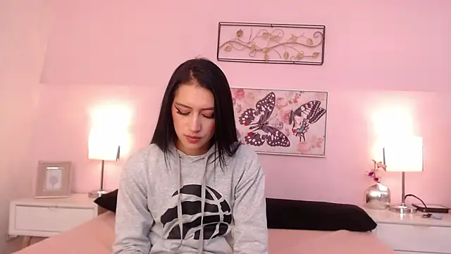 sara17  online show from 10.19.25