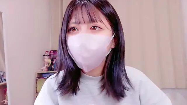 Snapshot of -anzu-o chatting on 11.03.25 -anzu-o online show from 11.03.25