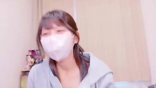 Snapshot of -anzu-o chatting on 11.15.25 -anzu-o online show from 11.15.25