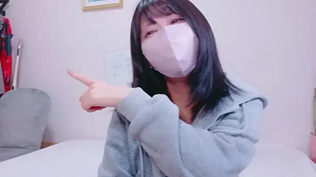Snapshot of -anzu-o chatting on 11.22.25 -anzu-o online show from 11.22.25