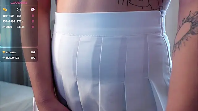 Snapshot of FalineDowlen chatting on 01.06.25 FalineDowlen online show from 01.06.25