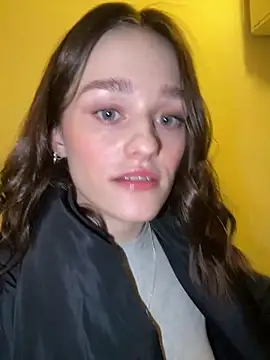 Mia Mia M online show from 02.03.26