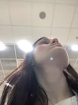 Mia Mia M online show from 06.04.26