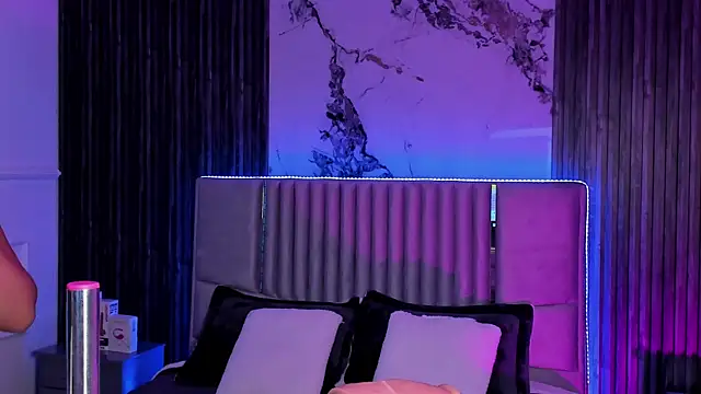 Lillyortiz online show from 01.04.25