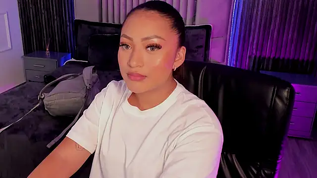 Lillyortiz online show from 02.13.25