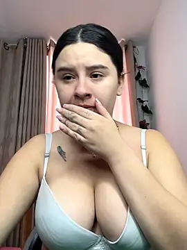 SaraBraun  online show from 11.02.25