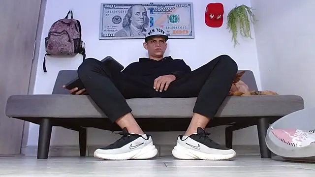 Snapshot of boss_of_cash chatting on 04.18.26 boss of cash online show from 04.18.26