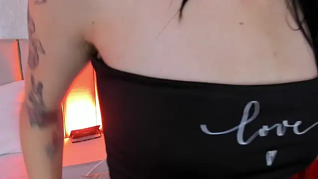 Michell Wallker online show from 02.26.25