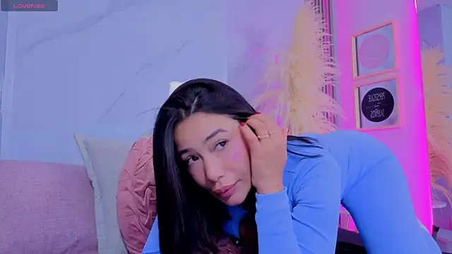 Chlooee   online show from 12.23.25