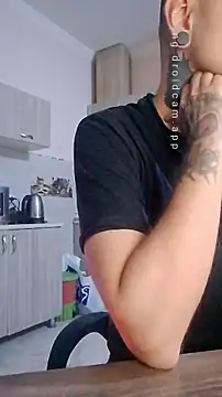 Snapshot of HappyZebra13 chatting on 12.20.24 HappyZebra13 online show from 12.20.24