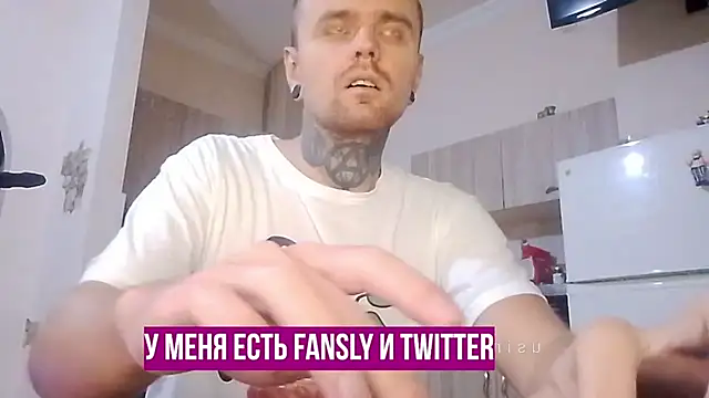 Snapshot of HappyZebra13 chatting on 01.05.25 HappyZebra13 online show from 01.05.25