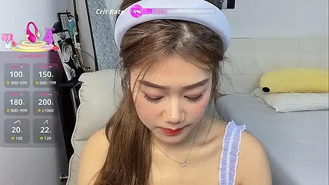Snapshot of Bella-LL chatting on 04.14.26 Bella-LL online show from 04.14.26