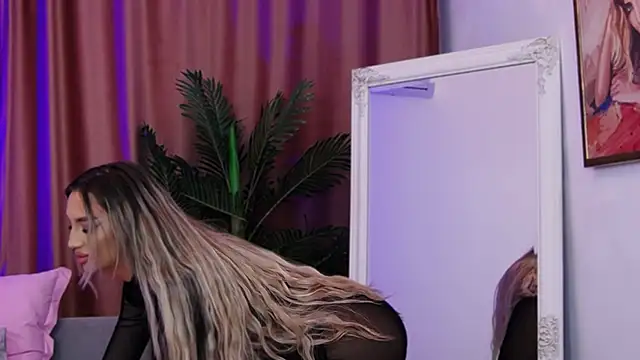 FelyJolie online show from 03.18.25