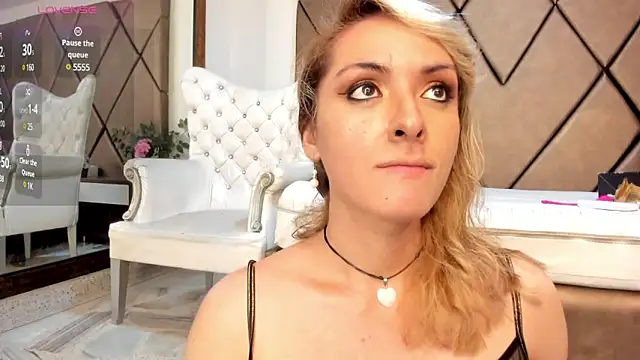 LunitaDiva online show from 02.15.25