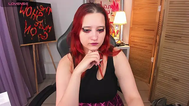 Snapshot of RachelPirce chatting on 02.09.25 RachelPirce online show from 02.09.25