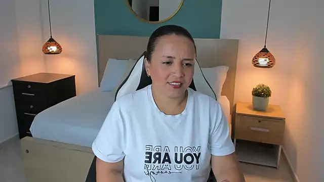 linda rios  online show from 01.07.25