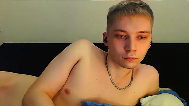 Snapshot of __sugarrebit chatting on 02.08.25 sugarrebit online show from 02.08.25