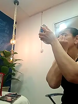 sasi luna online show from 09.18.25