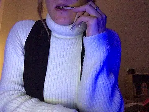 Snapshot of Cally-n chatting on 01.05.25 Cally-n online show from 01.05.25