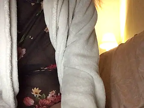 Snapshot of Cally-n chatting on 02.17.25 Cally-n online show from 02.17.25