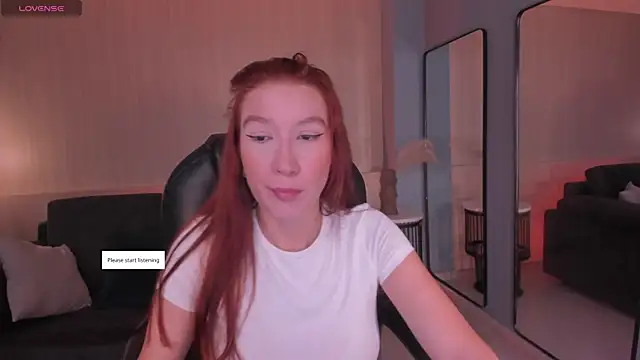 Snapshot of MiaFarrell_ chatting on 04.25.26 MiaFarrell online show from 04.25.26