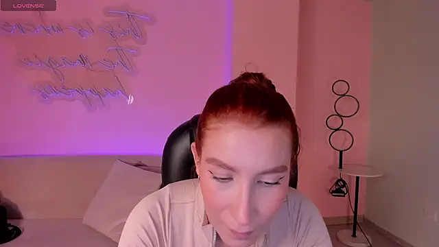 Snapshot of MiaFarrell_ chatting on 05.28.26 MiaFarrell online show from 05.28.26