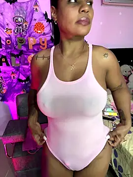 Snapshot of Naticol1 chatting on 10.30.25 Naticol1 online show from 10.30.25