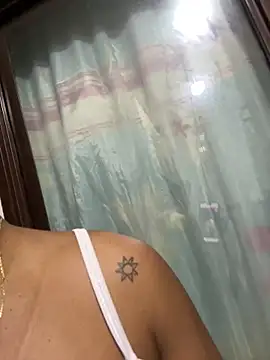 Snapshot of Naticol1 chatting on 12.21.25 Naticol1 online show from 12.21.25