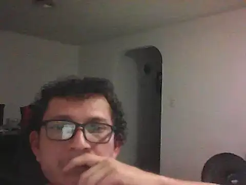 Snapshot of Bombi22 chatting on 11.12.25 Bombi22 online show from 11.12.25