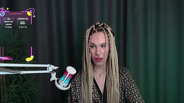 Cassie Bae online show from 12.16.25