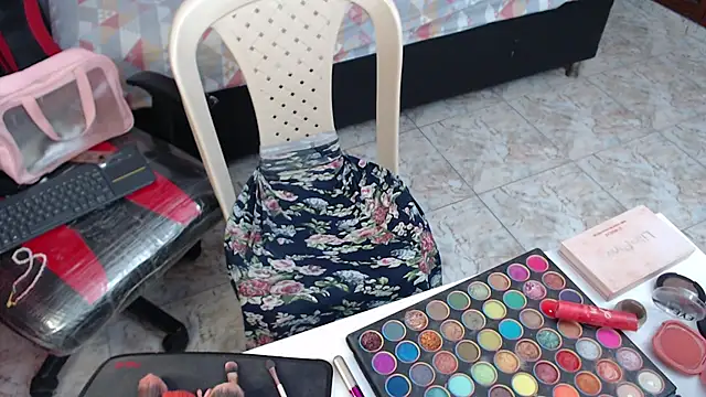 Snapshot of CassandraBaby_ chatting on 01.28.25 CassandraBaby online show from 01.28.25