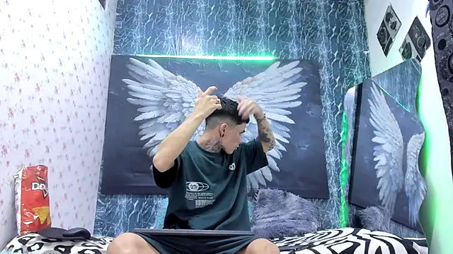 exotic hot couple online show from 04.13.26