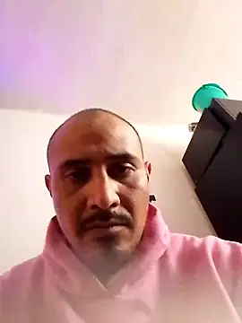 Snapshot of NewBe9D9 chatting on 03.20.25 NewBe9D9 online show from 03.20.25