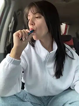 JulliaVegas online show from 10.23.25