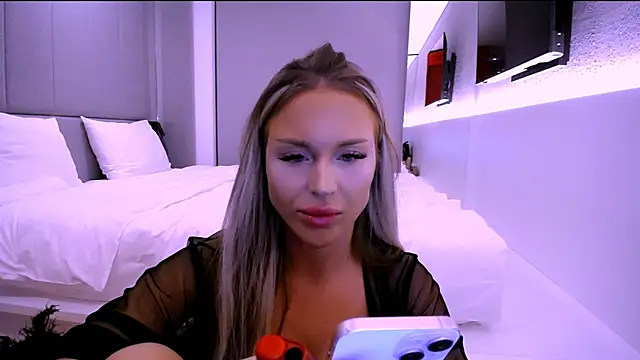 Snapshot of project_barbara chatting on 02.01.25 project barbara online show from 02.01.25