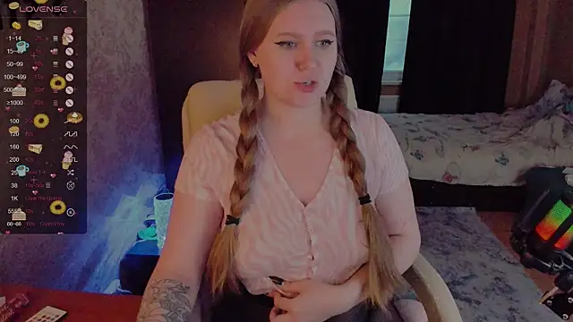 Alice Dreamgirl  online show from 12.23.24