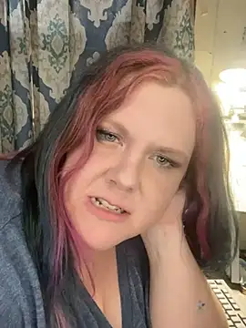 leenieb88 online show from 12.24.24