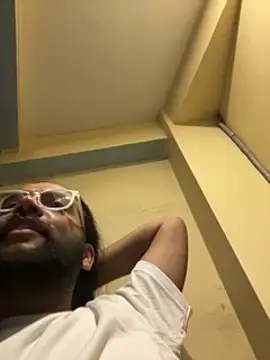 Arsh Loves Luv online show from 01.15.25