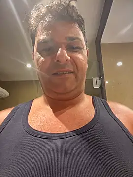 Snapshot of SecretlyDD chatting on 03.05.25 SecretlyDD online show from 03.05.25