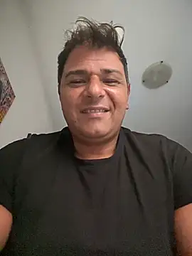 Snapshot of SecretlyDD chatting on 03.15.25 SecretlyDD online show from 03.15.25