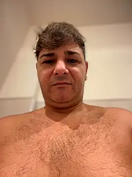 Snapshot of SecretlyDD chatting on 10.23.25 SecretlyDD online show from 10.23.25