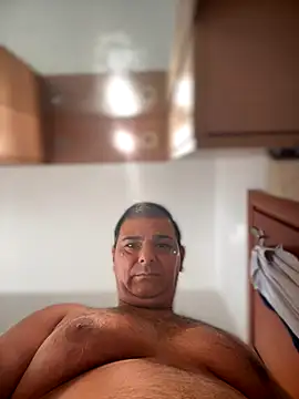 Snapshot of SecretlyDD chatting on 11.08.25 SecretlyDD online show from 11.08.25